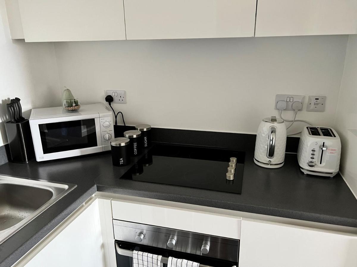 Spacious 1 Bed Relocation Apartment Free Parking, Brierley Hill Zewnętrze zdjęcie