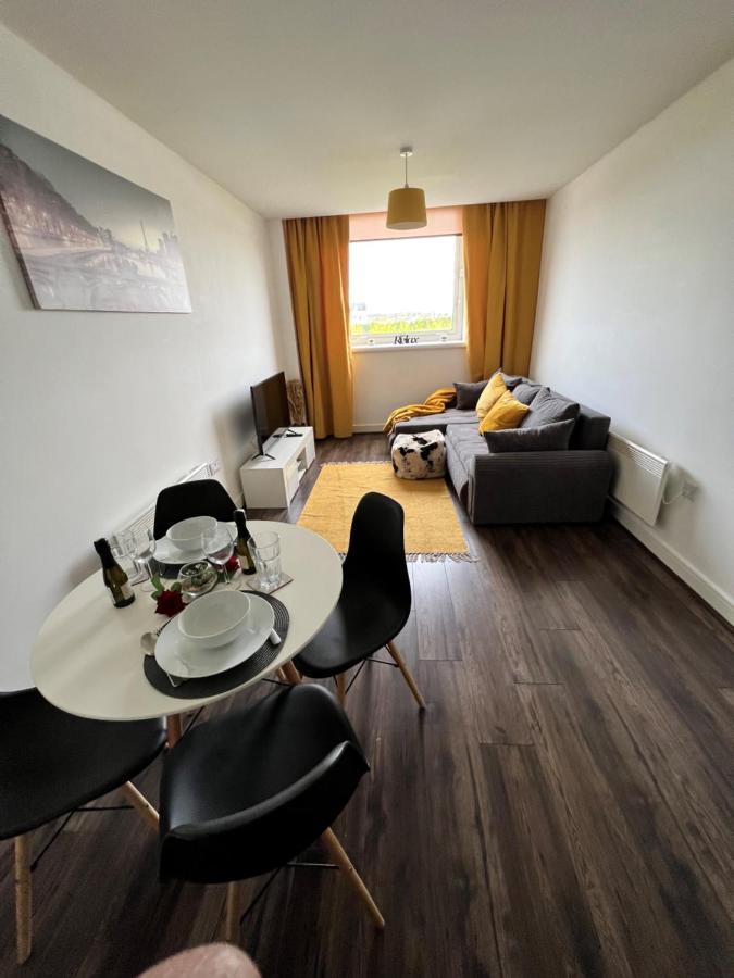 Spacious 1 Bed Relocation Apartment Free Parking, Brierley Hill Zewnętrze zdjęcie