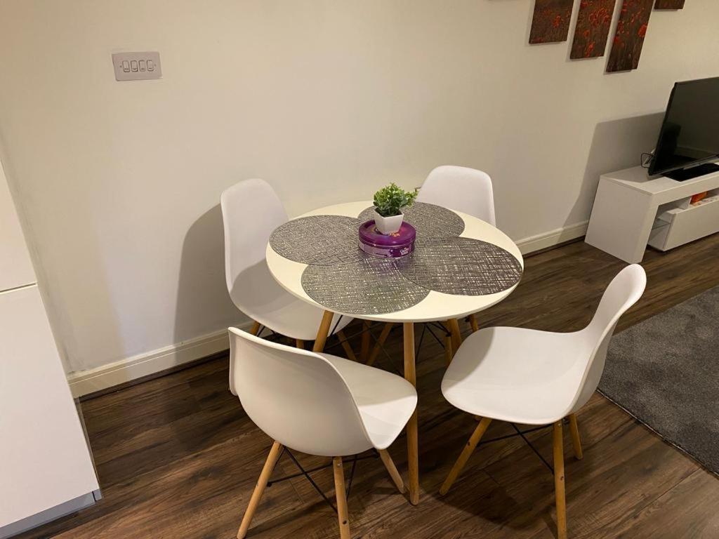 Spacious 1 Bed Relocation Apartment Free Parking, Brierley Hill Zewnętrze zdjęcie