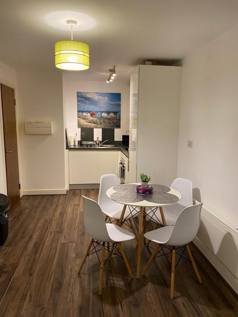 Spacious 1 Bed Relocation Apartment Free Parking, Brierley Hill Zewnętrze zdjęcie